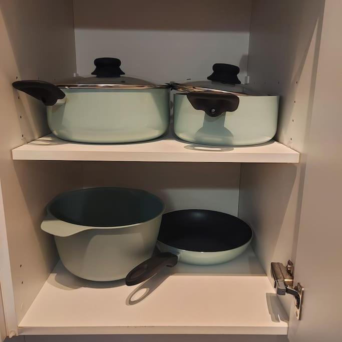 Stylish Station Apartment In Rochester With Free Parking Wainscot 외부 사진
